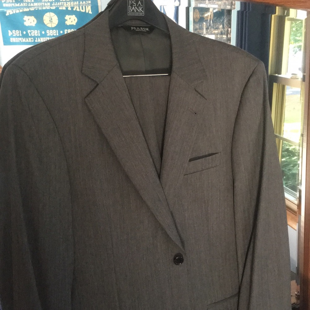 Jos A Bank full suit. Only worn once